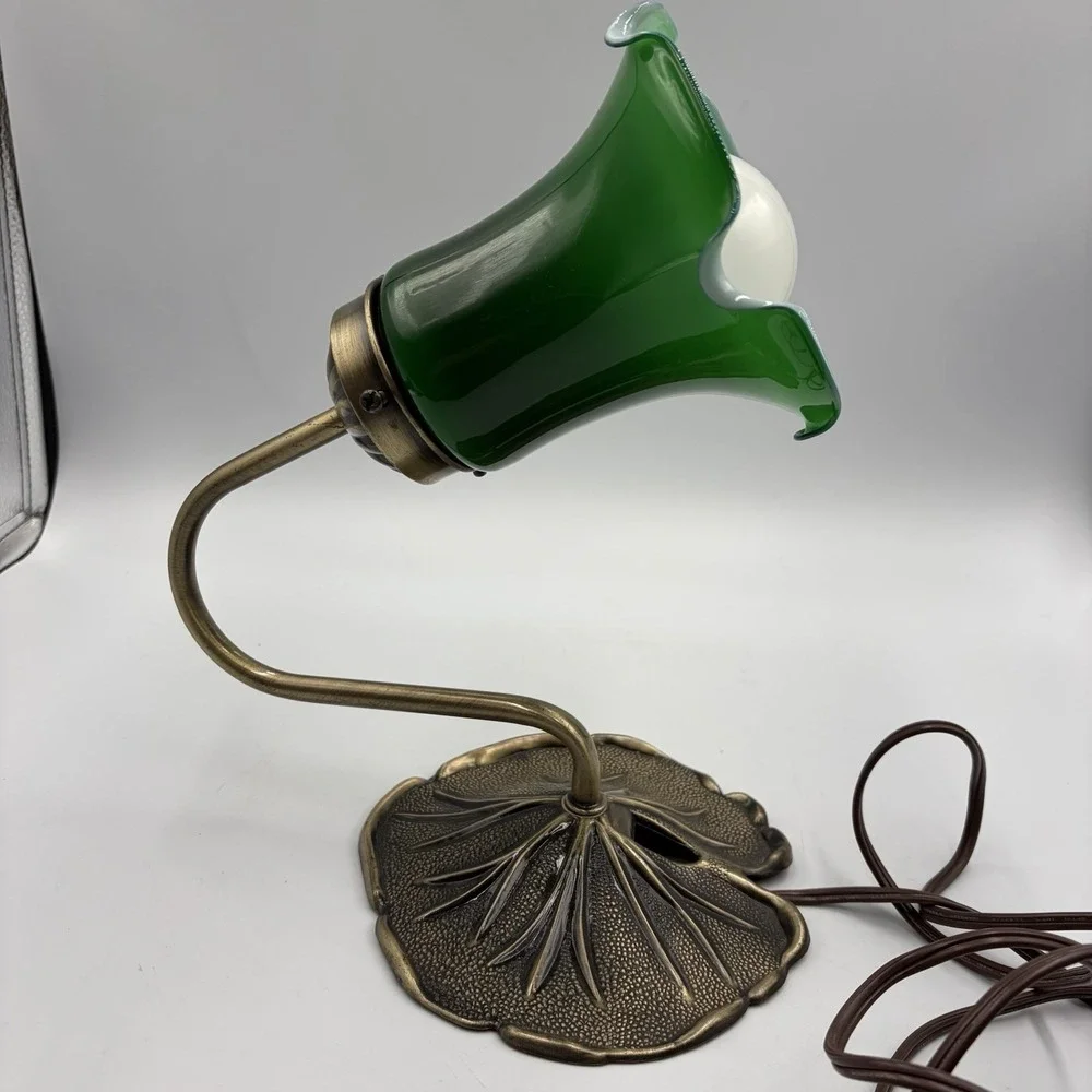 VTG  Brass Lily Pad Gooseneck Desk Lamp Green Ruffle Glass Shade MCM Deco